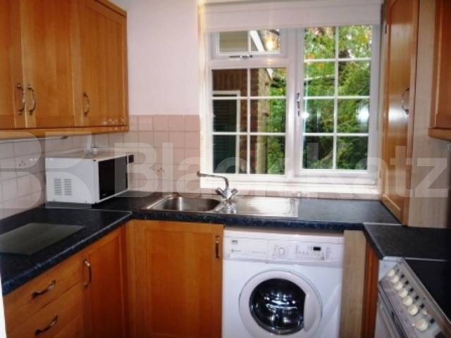 			GREAT LOCATION!, 2 Bedroom, 1 bath, 1 reception Ground Floor Flat			 Stanhope Road, HIGHGATE