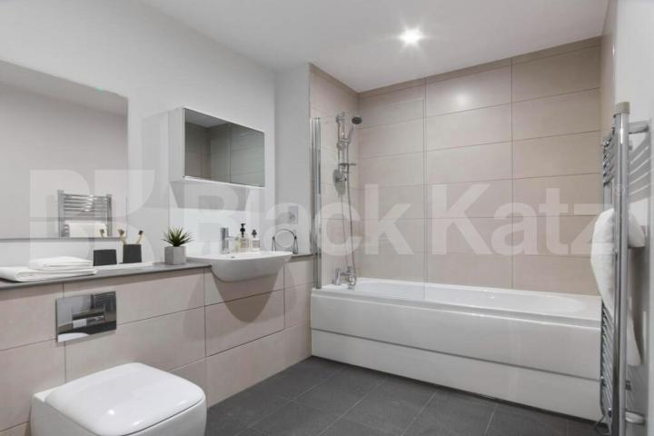 Luxury 1 Bed Apartment in Aster Apts N15 with Gym & Concierge Seven Sisters Road, Seven Sisters