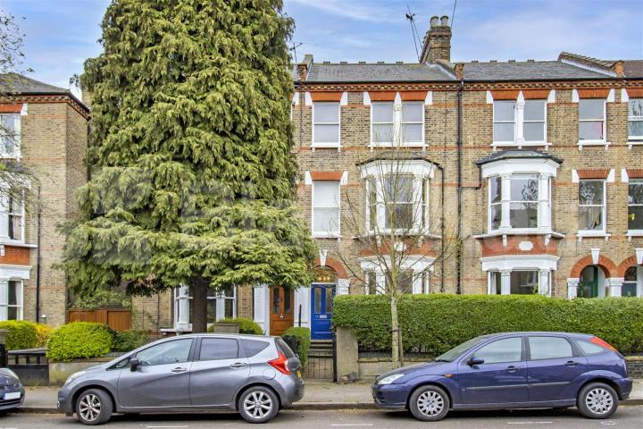 Top floor 3 bedroom property in Tufnell Park with 3 evenly sized bedrooms St Georges Avenue , Tufnell Park 