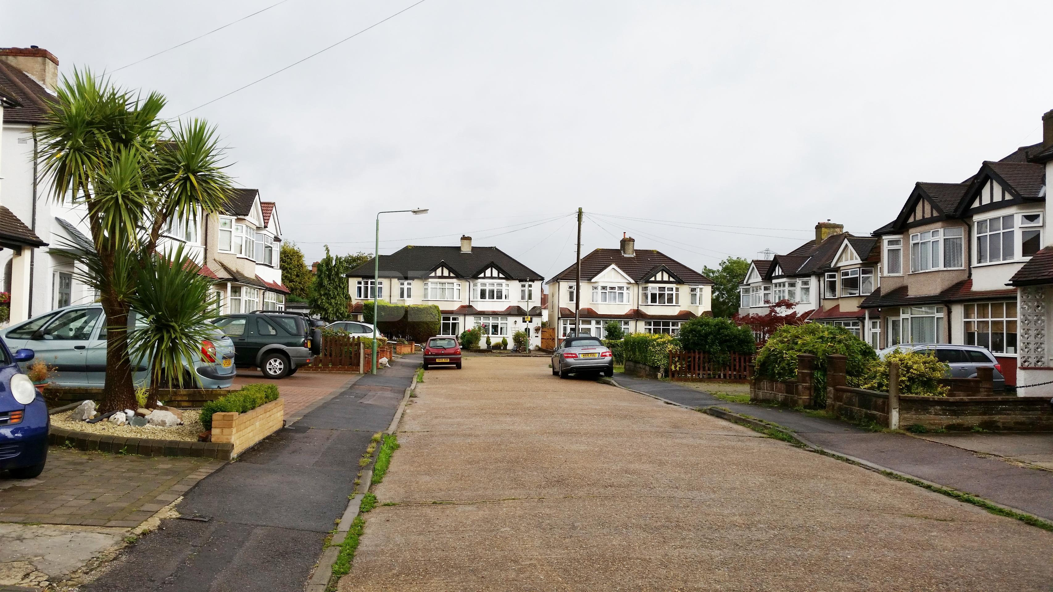 			NEW INSTRUCTION, 3 Bedroom, 1 bath, 1 reception Detached House			 Stonecot Close, Sutton SM3