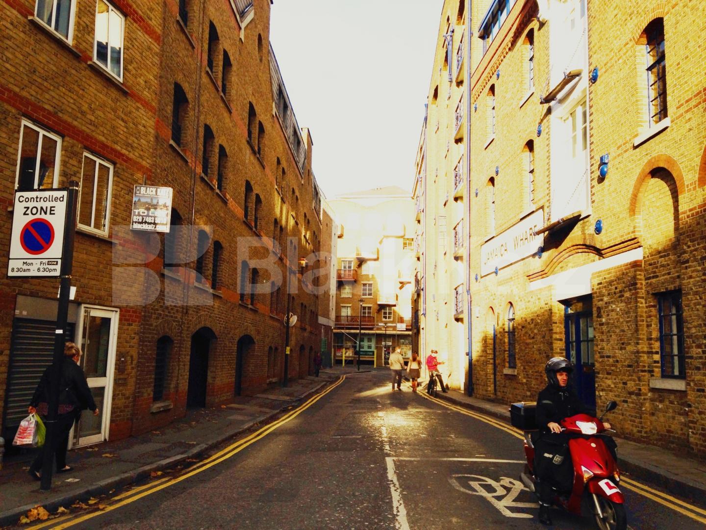 			LET , 2 Bedroom, 1 bath, 1 reception Apartment			 Shad Thames, London Bridge