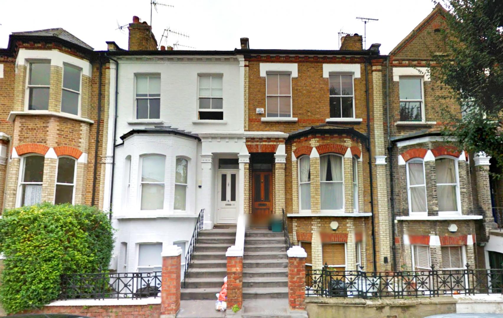 			UNDER OFFER , 1 Bedroom, 1 bath, 1 reception Flat			 Kingsgate Road, WEST HAMPSTEAD