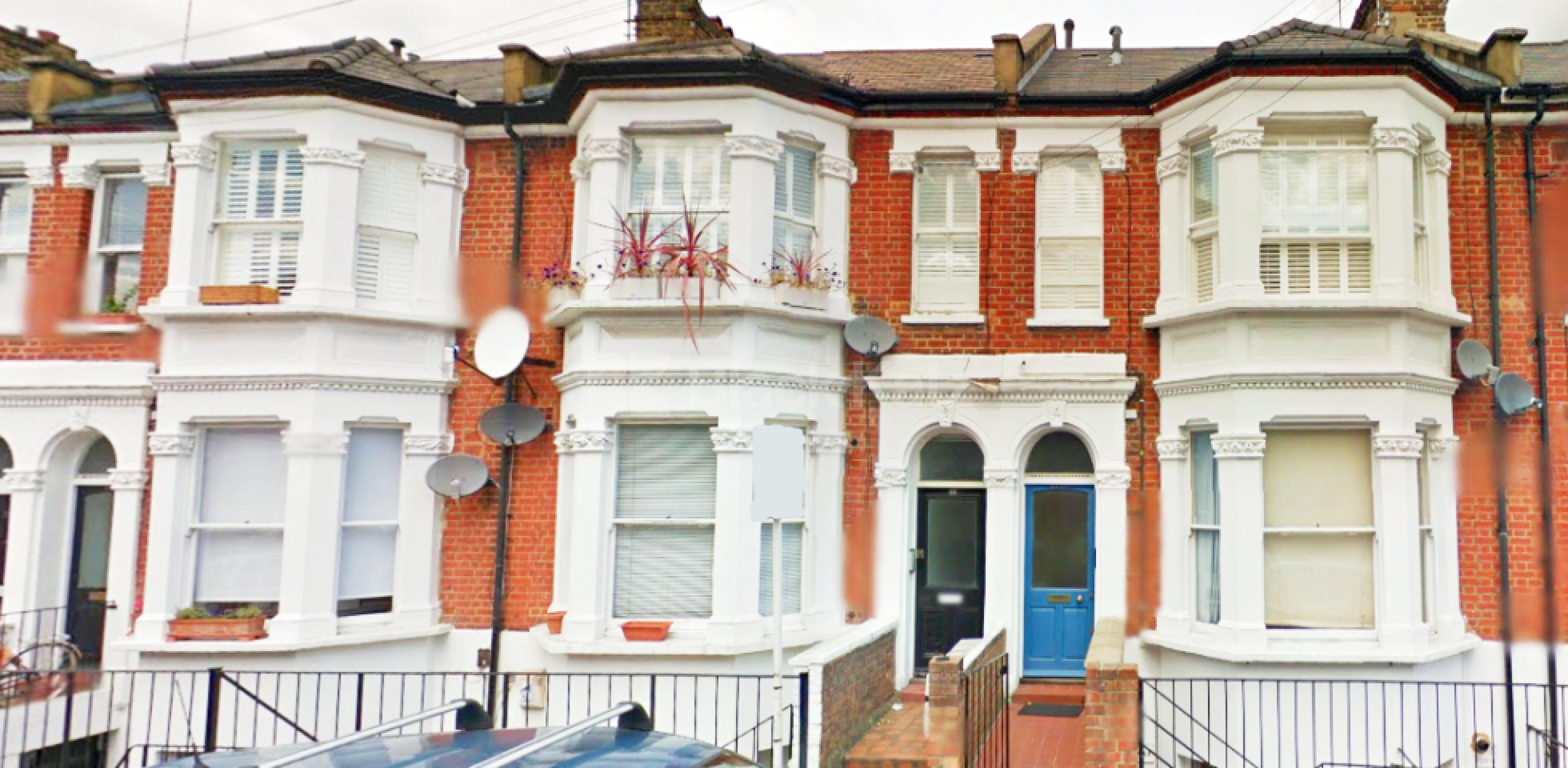 			NEW INSTRUCTION (Private Garden), 1 Bedroom, 1 bath, 1 reception Flat			 Hadyn Park Road, Shepherds Bush W12