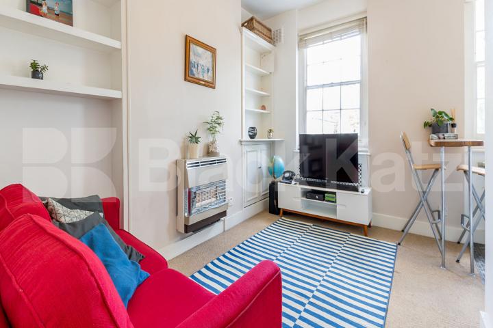 Bright 3 bedroom property on the first floor of a period conversion St Thomas Road, Finsbury Park