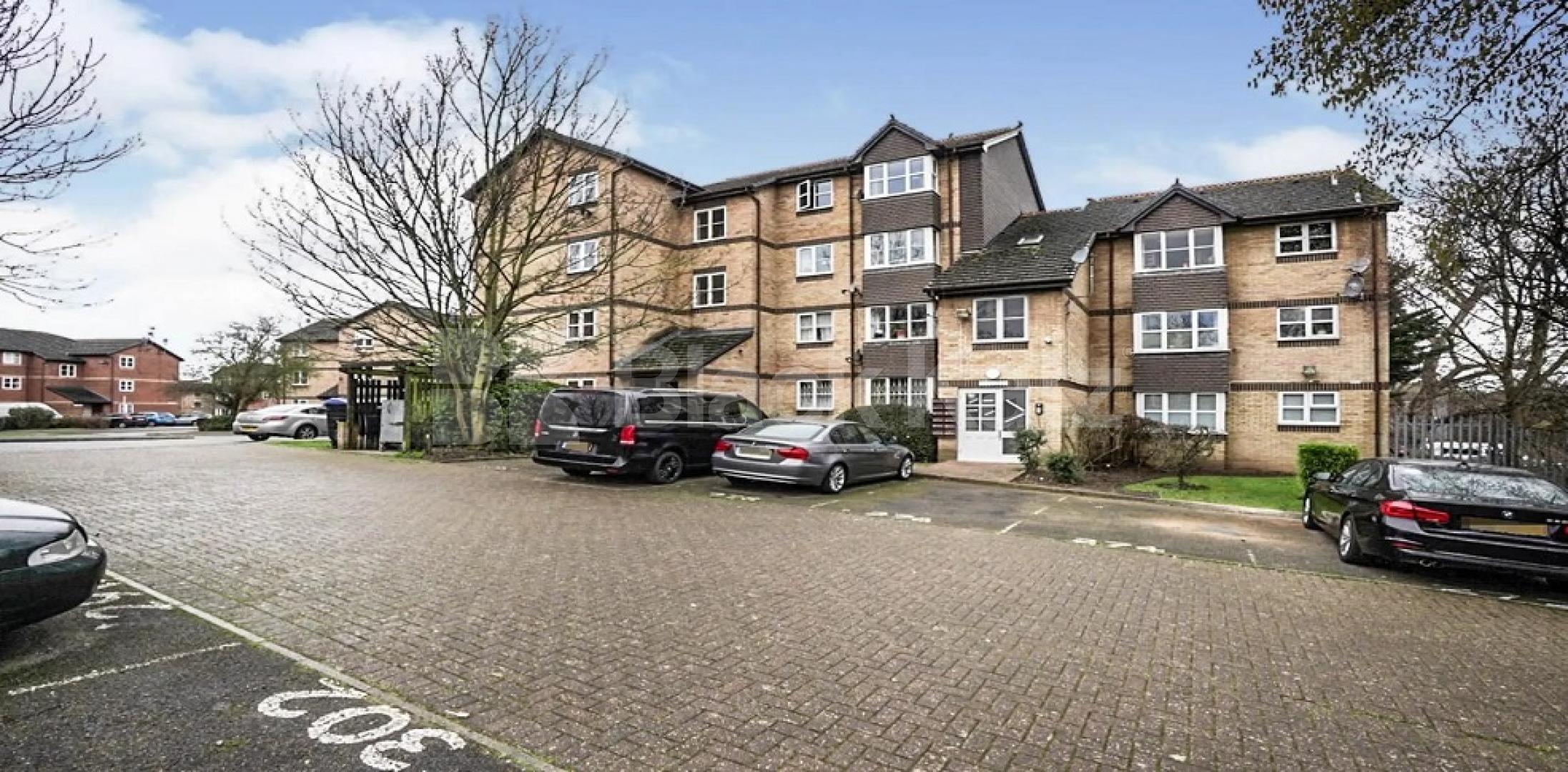 Modern private development with private parking Stubbs Drive, Bermondsey