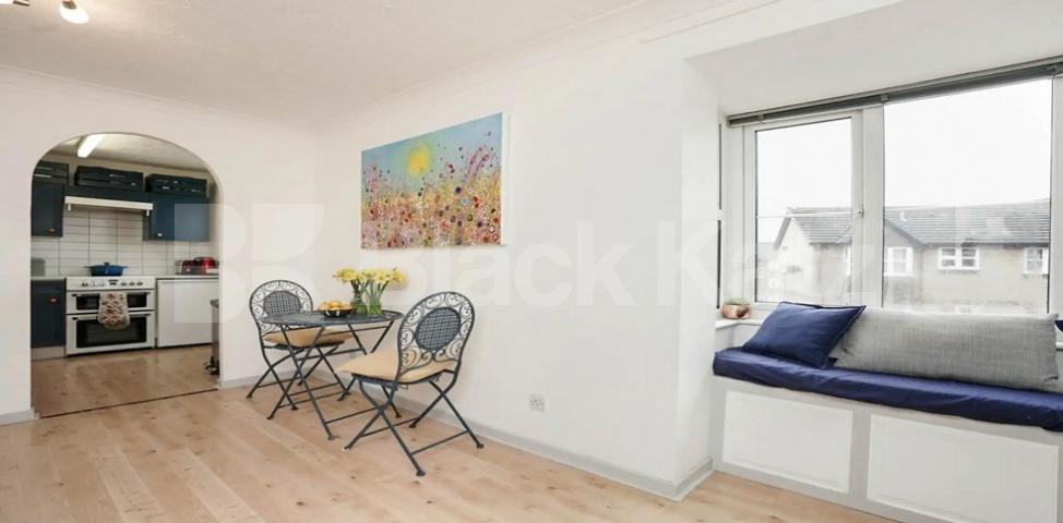 Modern private development with private parking Stubbs Drive, Bermondsey