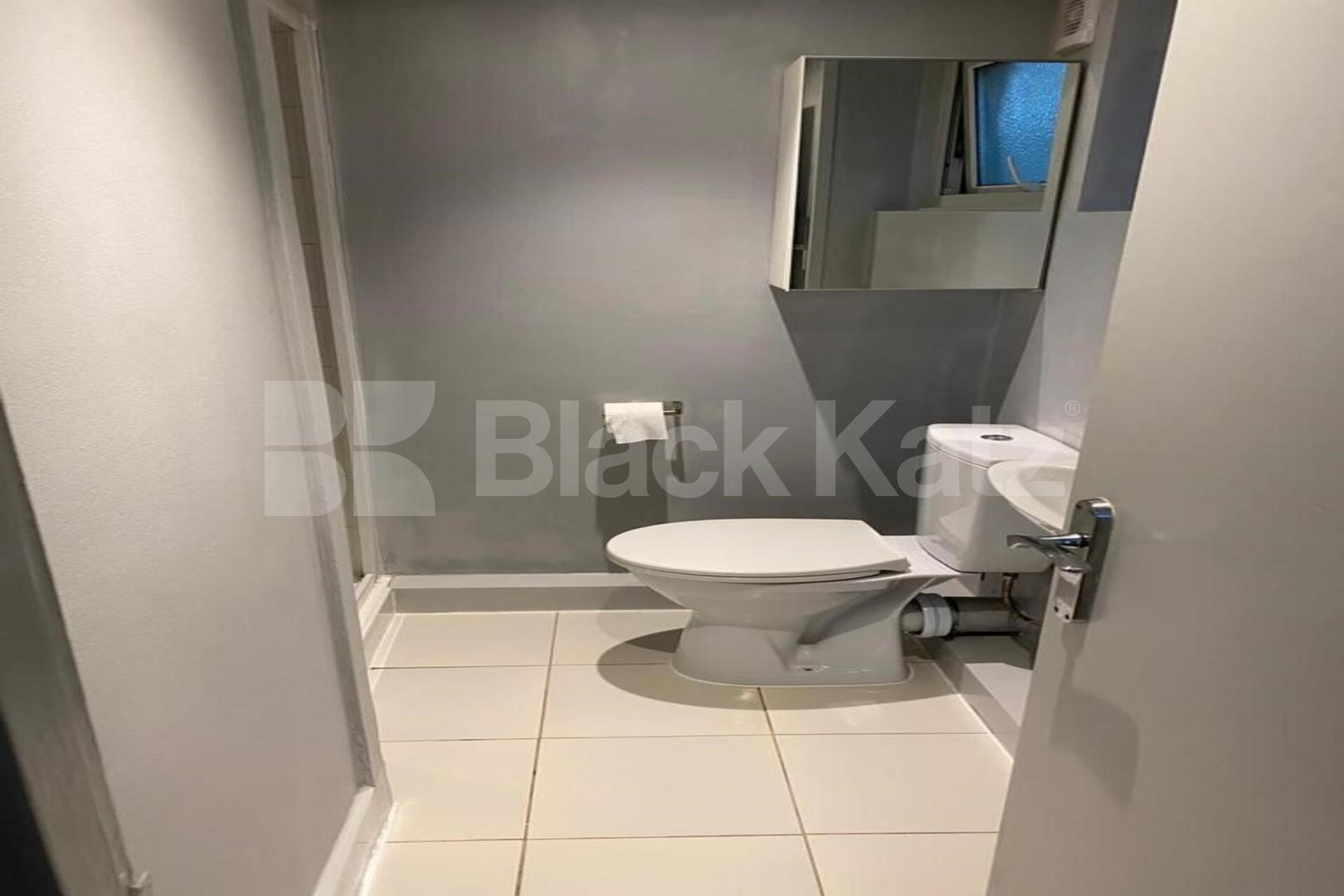 Single self-contained studio located only a short walk to wood green station Woodside Road , Wood Green