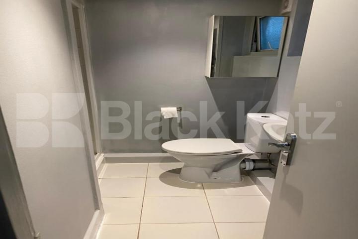 Single self-contained studio located only a short walk to wood green station Woodside Road , Wood Green