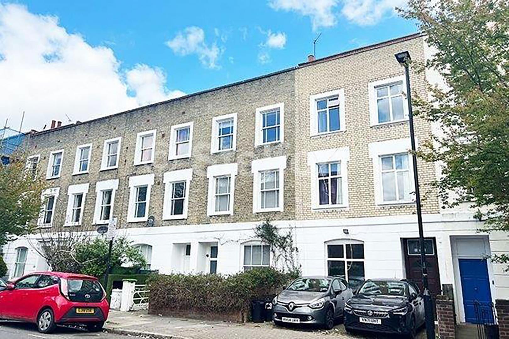 6 double bedrooms over 3 floors with 2 bathrooms mins to tube & shops Pakeman Street, Holloway