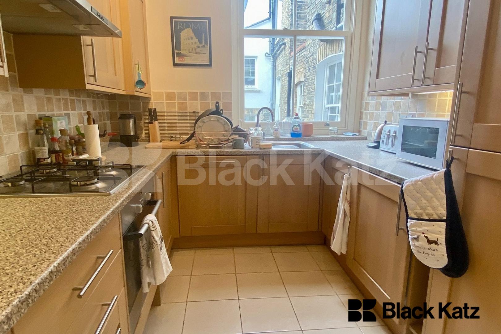 Spacious Pimlico first floor flat Sussex Street, Pimlico