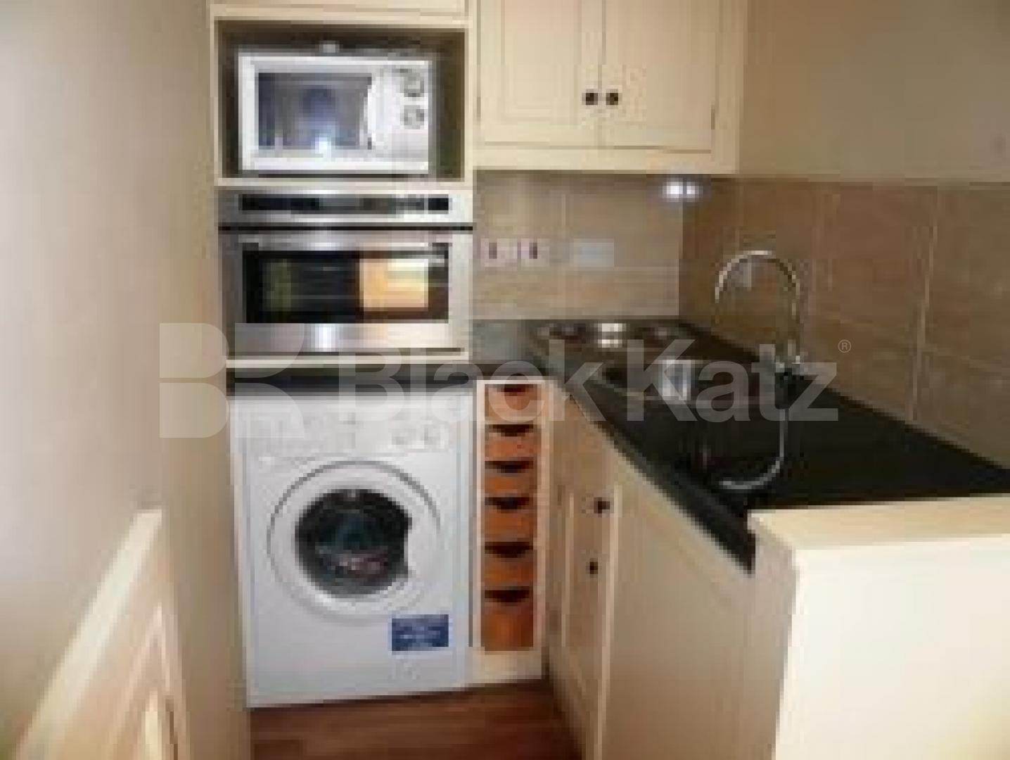 			NEW INSTRUCTION, 1 Bedroom, 1 bath, 1 reception Flat			 Sutherland Ave, Warwick Ave