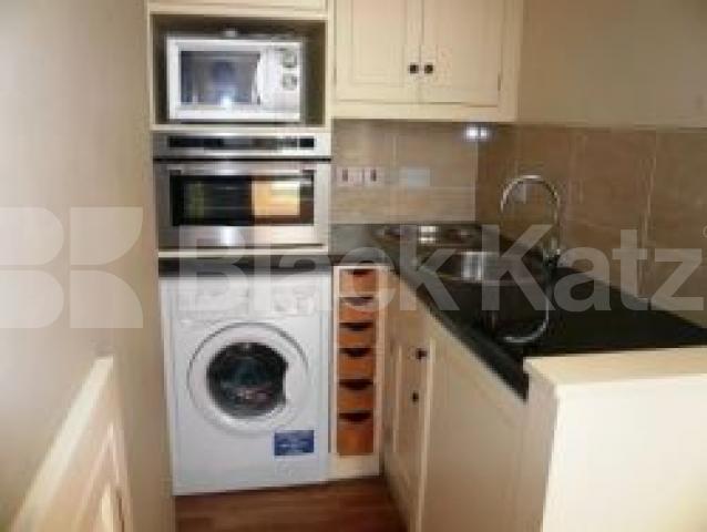 			NEW INSTRUCTION, 1 Bedroom, 1 bath, 1 reception Flat			 Sutherland Ave, Warwick Ave