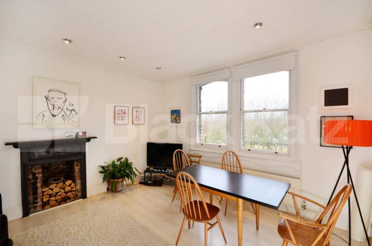 			NEW INSTRUCTION!, 2 Bedroom, 1 bath, 1 reception Flat			 South Villas, CAMDEN SQUARE