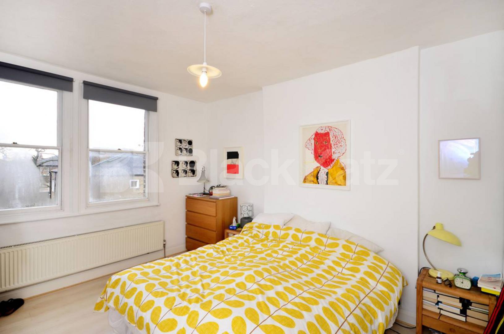 			NEW INSTRUCTION!, 2 Bedroom, 1 bath, 1 reception Flat			 South Villas, CAMDEN SQUARE