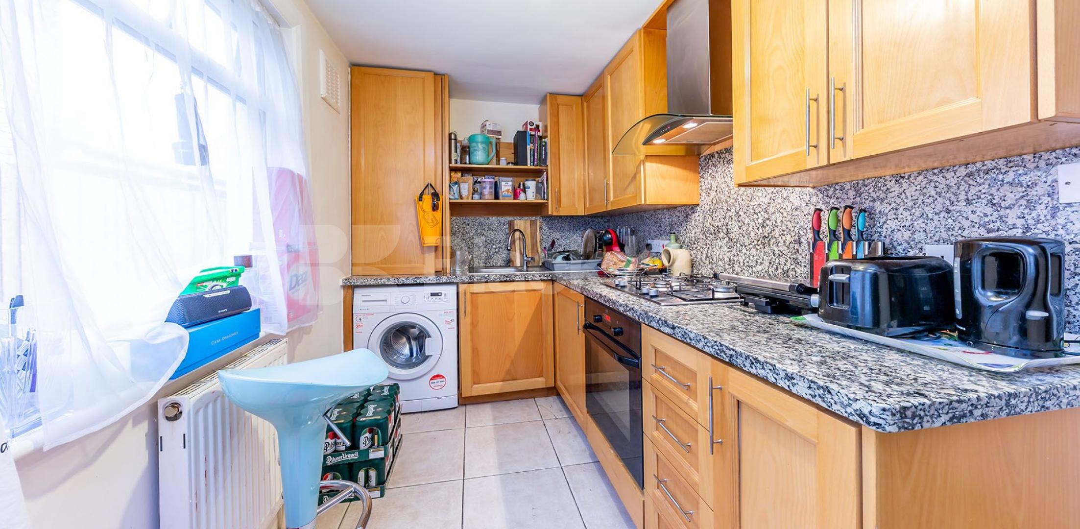 			Lovely 2 bedroom Garden flat in Bowes Park , 2 Bedroom, 1 bath, 1 reception Ground Floor Flat			 Cheshire Road , Bowes Park