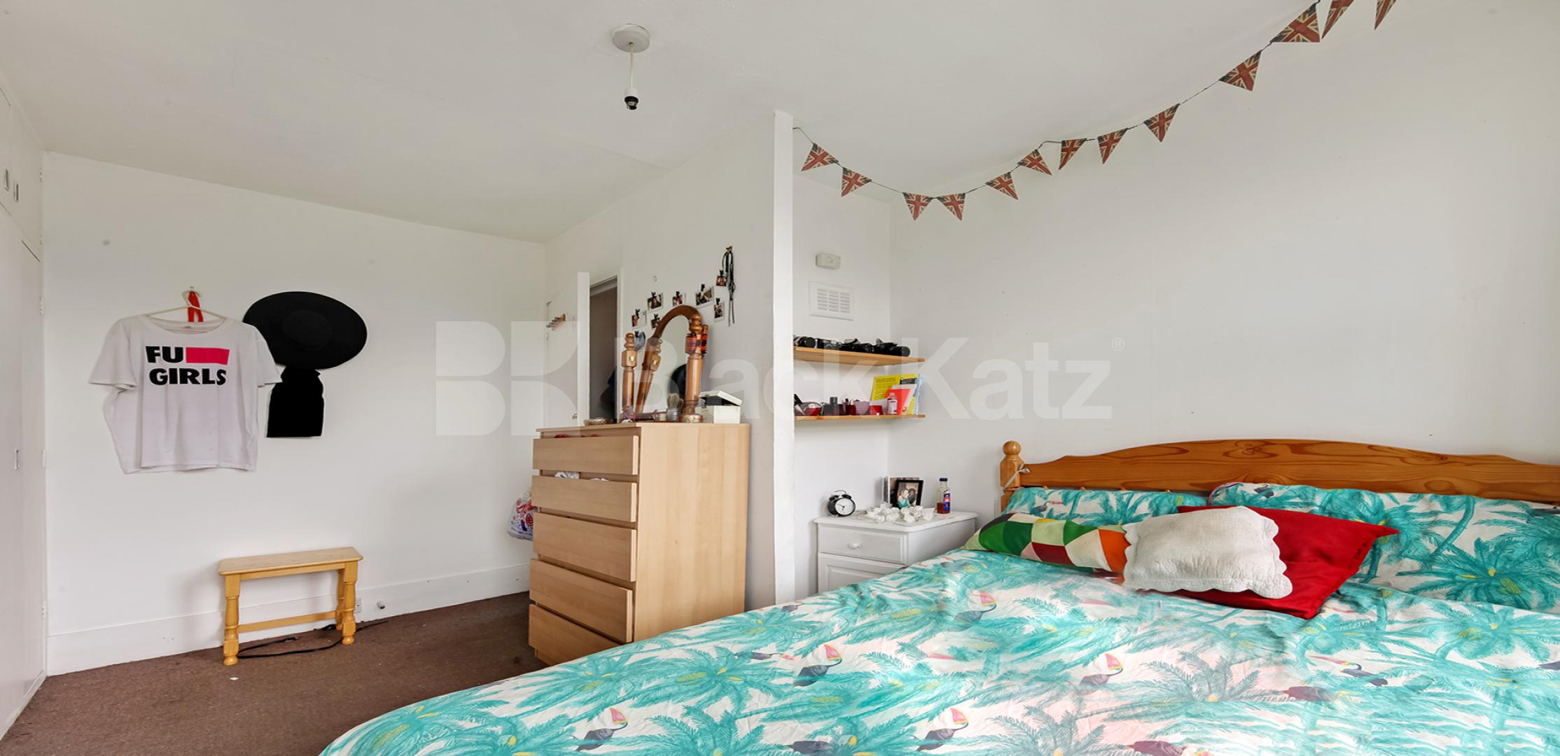 			LET , 4 Bedroom, 1 bath, 1 reception Apartment			 Trinity Road, Wandsworth Common / Balham