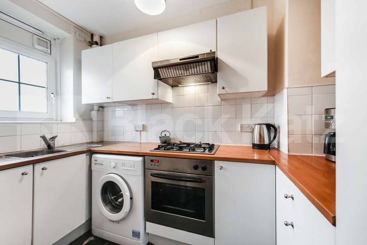 Bright and airy top floor apartment Tiverton Street , London Bridge