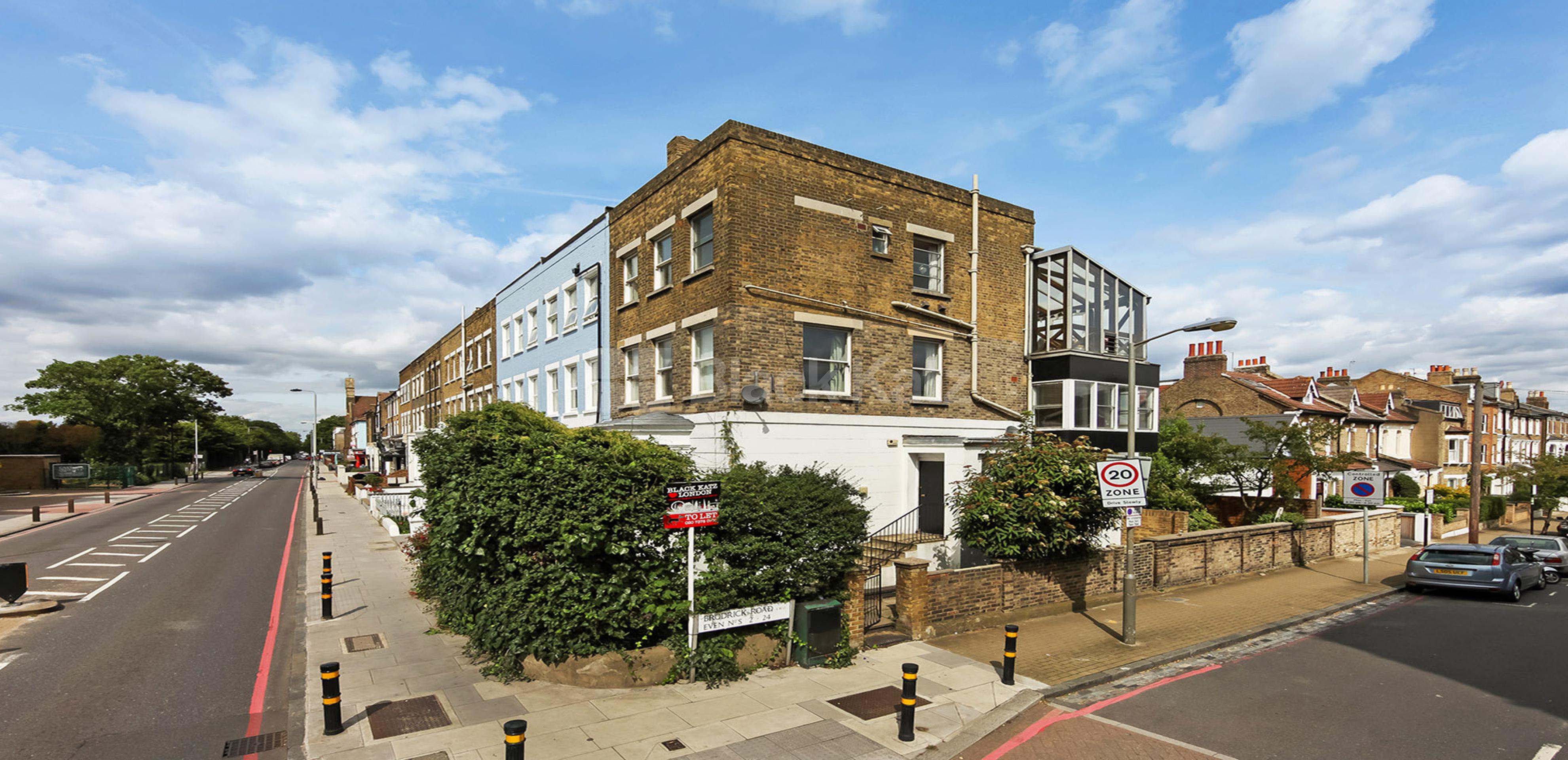 			UNDER OFFER , 4 Bedroom, 1 bath, 1 reception Apartment			 Trinity Road, Wandsworth Common / Balham SW17