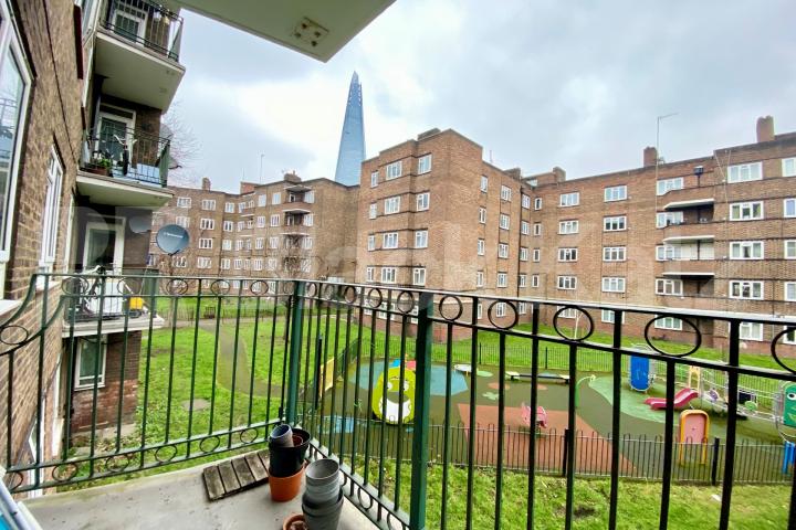 Superbly located and larger than average with views onto The Shard Tennis street, London Bridge