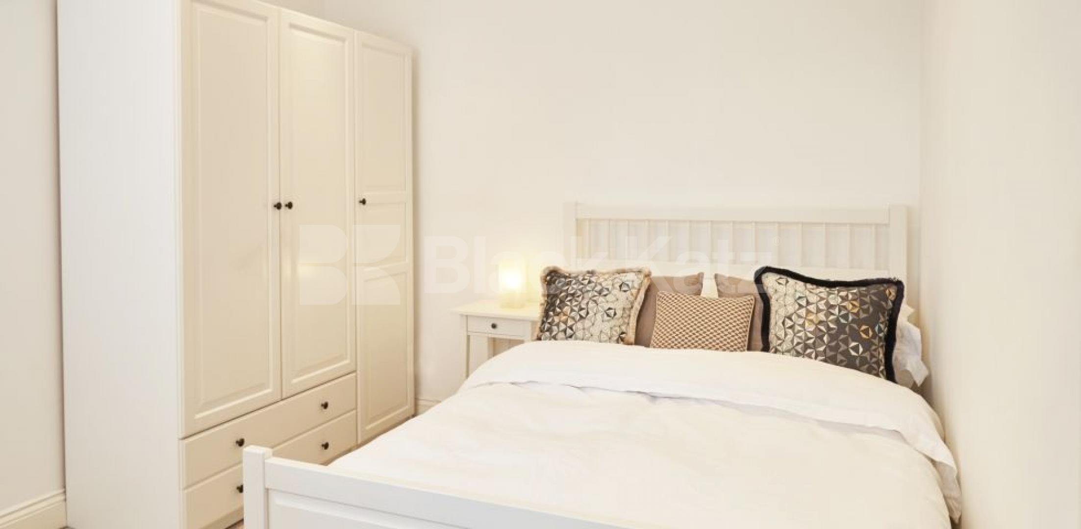 			LET AGREED, 2 Bedroom, 1 bath, 1 reception Flat			 Southgate Road, DE BEAUVOIR-ISLINGTON