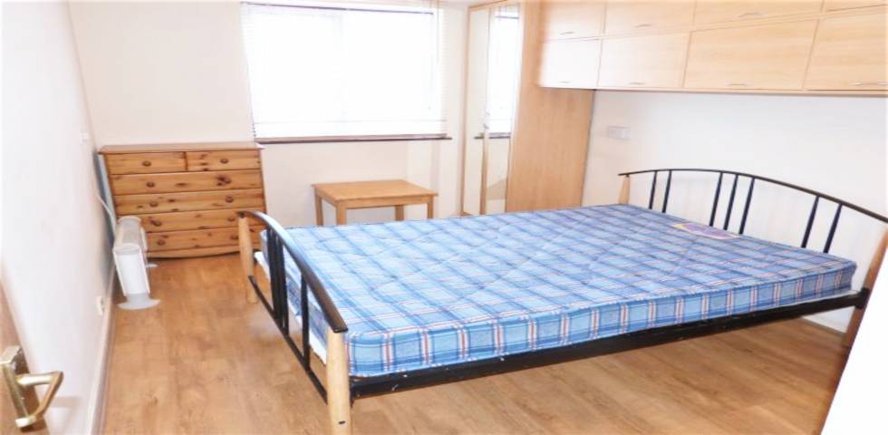 			1 Bedroom, 1 bath, 1 reception Flat			 Deanery Close, EAST FINCHLEY