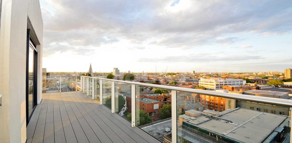 			LET, 2 Bedroom, 1 bath, 1 reception Penthouse			 Kensington Apartments, 11 Commercial Street, Aldgate