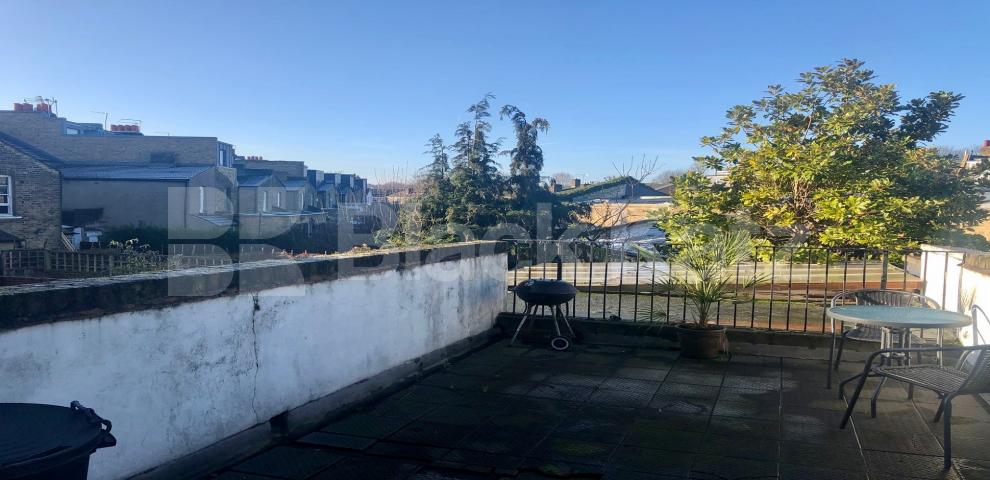 			NEW INSTRUCTION, 3 Bedroom, 1 bath, 1 reception Apartment			 Garratt Lane, Earlsfield 