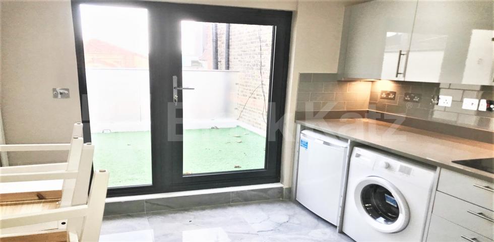 			1 Bedroom, 1 bath, 1 reception Apartment			 Macfarlane Road, SHEPHERDS BUSH