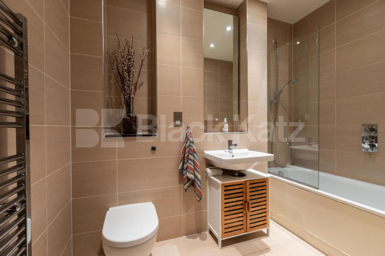 Located in a art decor building a modern 3 bedroom 2 bathroom apartment Axminster Road, Holloway