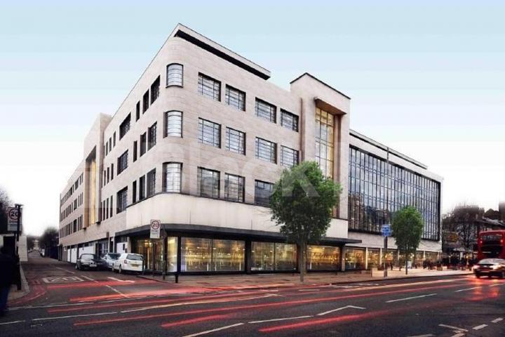 Located in a art decor building a modern 3 bedroom 2 bathroom apartment Axminster Road, Holloway