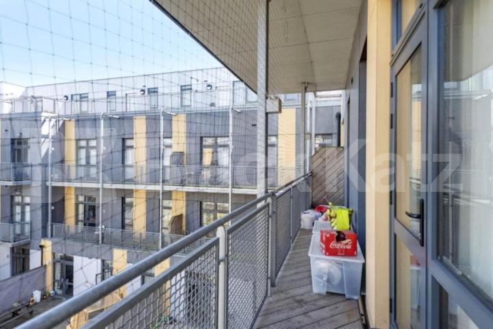 Located in a art decor building a modern 3 bedroom 2 bathroom apartment Axminster Road, Holloway