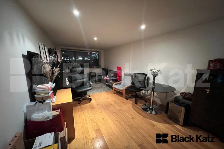 Stunning larger than average apartment in stylish development  The Madison Apartments, 5-27 Long Lane, Borough