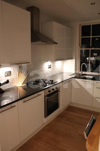 			An absolute must see!!!!!, 1 Bedroom, 1 bath, 1 reception Apartment			 Thornhill Road N1, Barnsbury