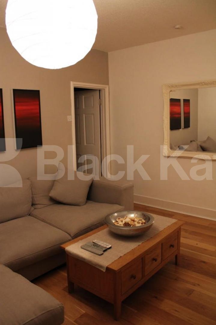 			An absolute must see!!!!!, 1 Bedroom, 1 bath, 1 reception Apartment			 Thornhill Road N1, Barnsbury