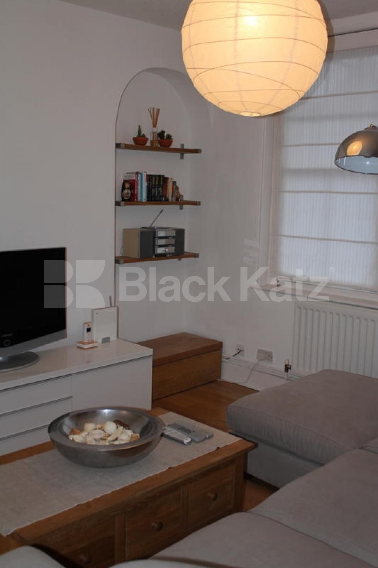 			An absolute must see!!!!!, 1 Bedroom, 1 bath, 1 reception Apartment			 Thornhill Road N1, Barnsbury N1