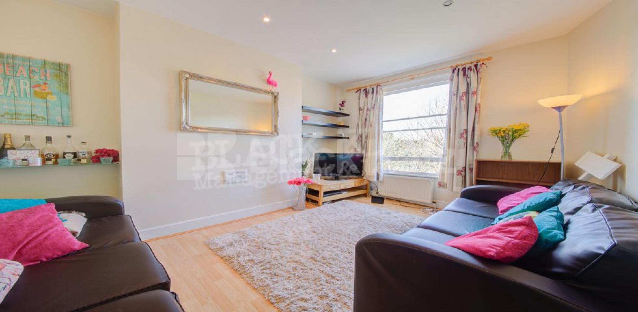 			New Instruction!, 3 Bedroom, 1 bath, 1 reception Flat			 Hanley Road , Finsbury Park / Crouch End