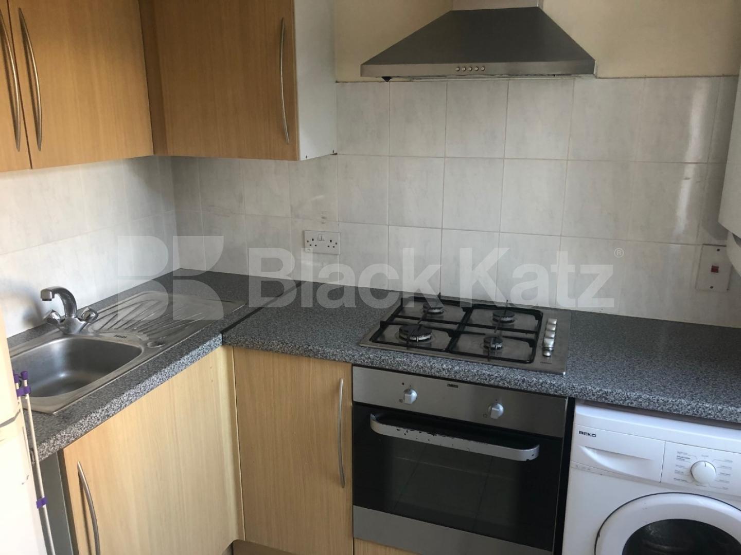 			New Instruction!, 1 Bedroom, 1 bath, 1 reception Apartment			 Wightman Road, Turnpike Lane