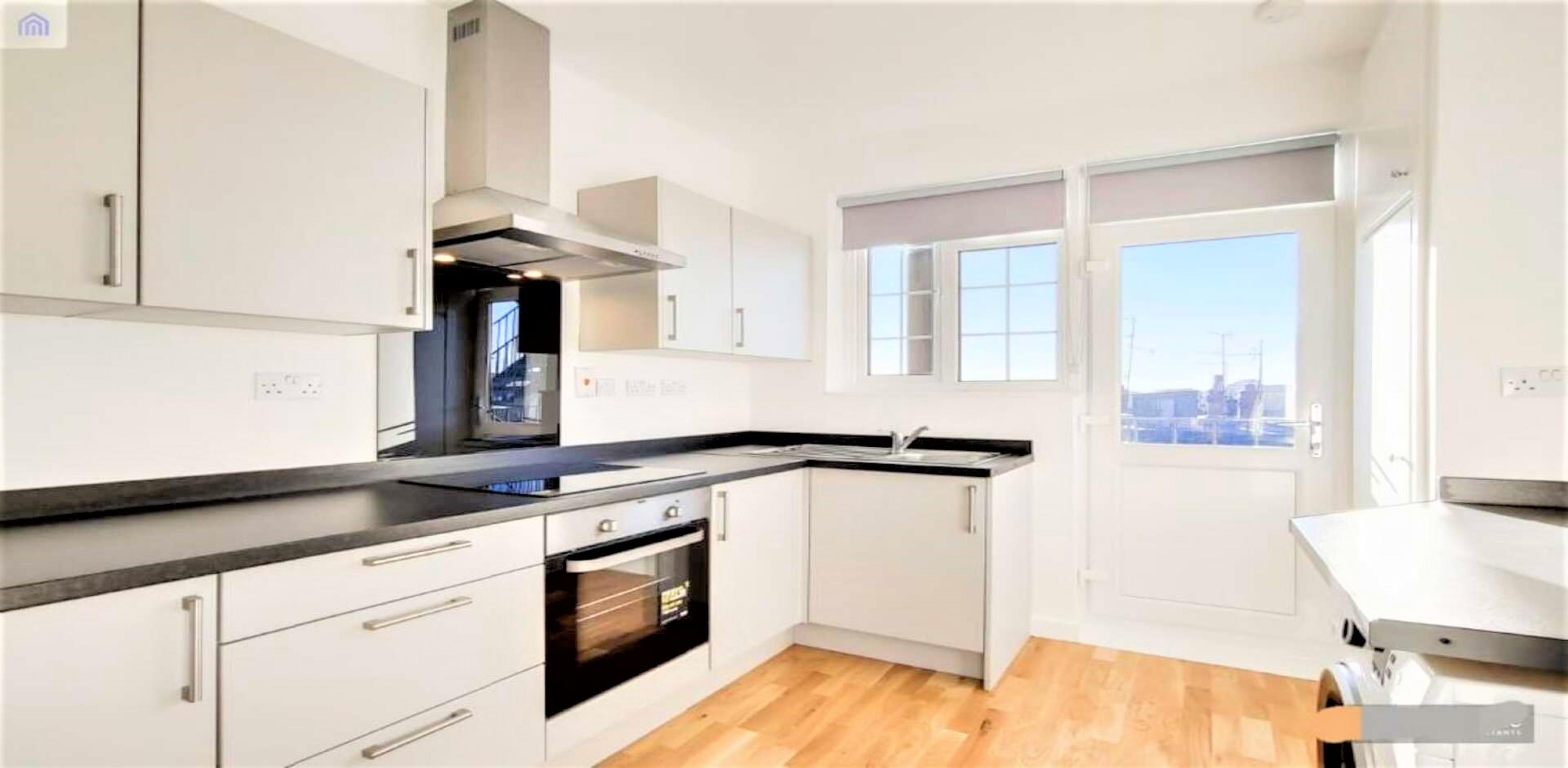 			3 Bedroom, 1 bath, 1 reception Flat			 Finchley Road, Hampstead NW3