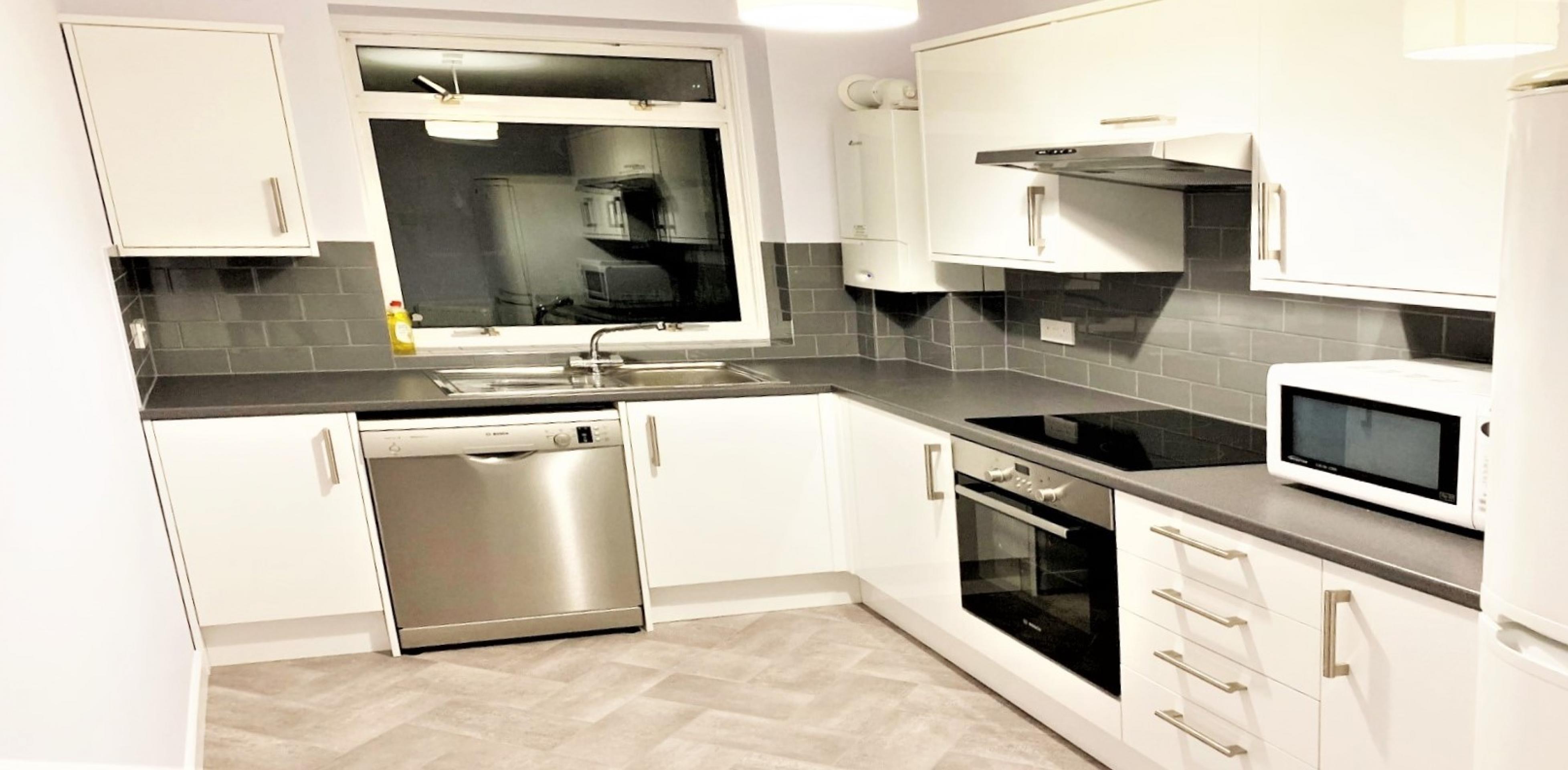 			2 Bedroom, 1 bath, 1 reception Ground Floor Flat			 Teighmouth Road , MAPESBURY CONSERVATION AREA NW2