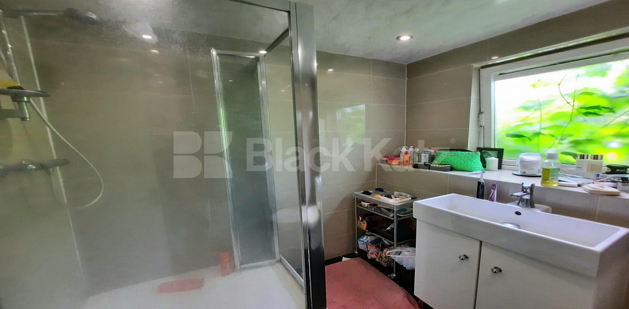 			LET , 2 Bedroom, 1 bath, 1 reception Ground Floor Maisonette			 Tisdal Place, Elephant and Castle