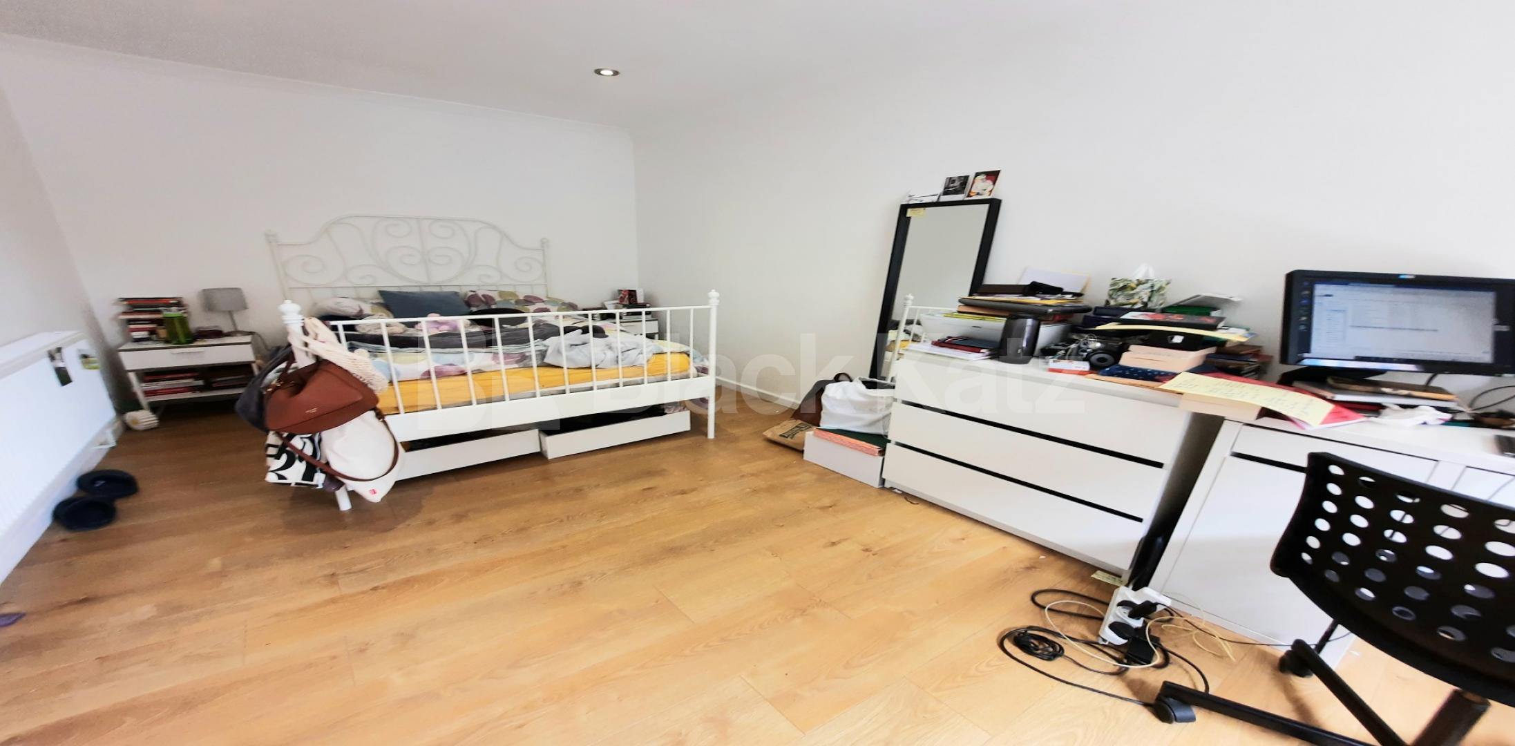 			LET , 2 Bedroom, 1 bath, 1 reception Ground Floor Maisonette			 Tisdal Place, Elephant and Castle