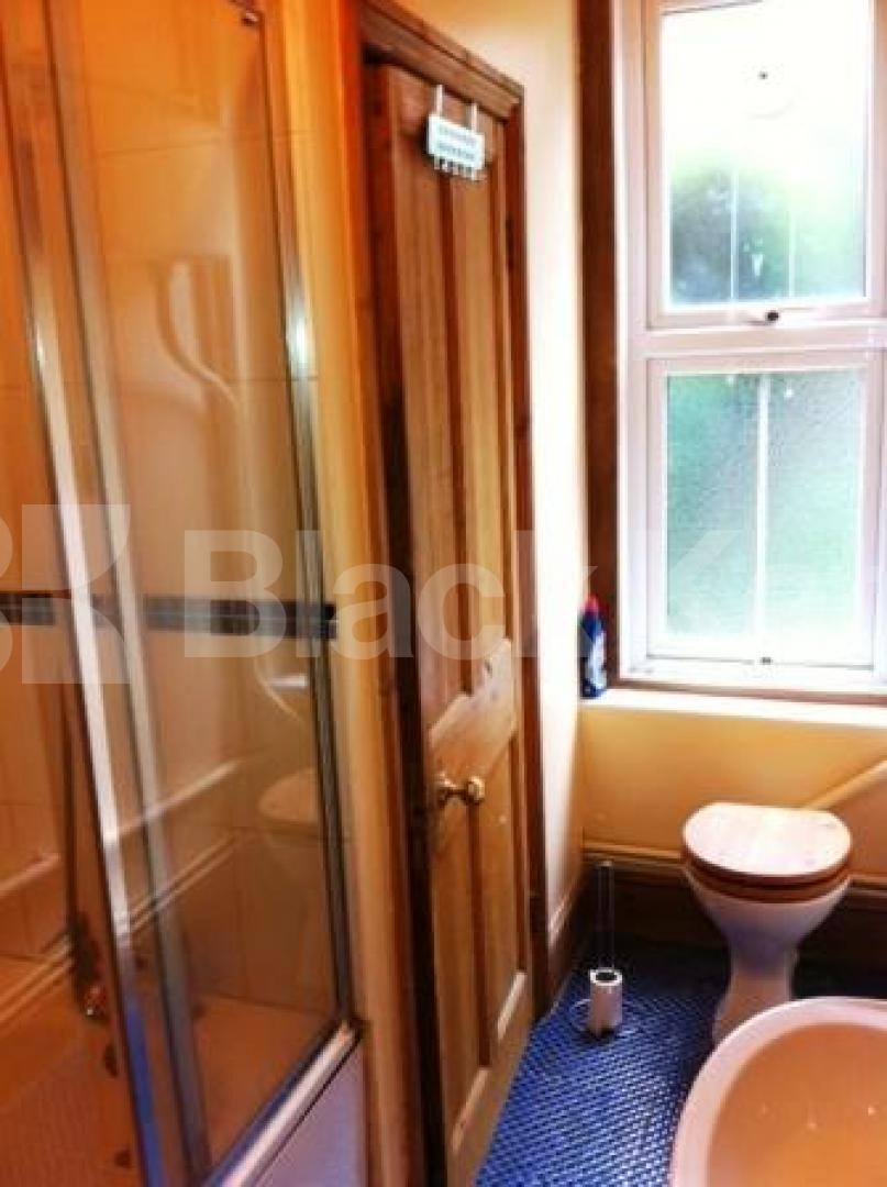 			3 Bedroom, 1 bath, 1 reception Flat			 Tottenham Lane, CROUCH END