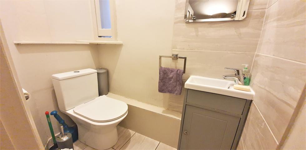 			BEDSIT APARTMENT, Studio Apartment, 1 bath, 1 reception Apartment			 Lymington Road, WEST HAMPSTEAD