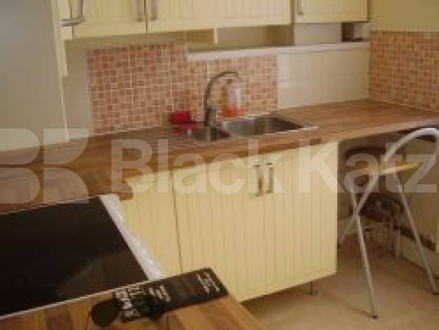 			1 Bedroom, 1 bath, 1 reception Flat			 Tollington Road, HOLLOWAY N7