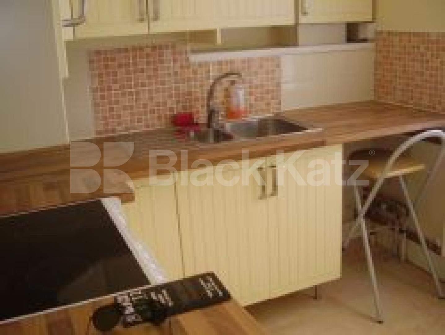 			1 Bedroom, 1 bath, 1 reception Flat			 Tollington Road, HOLLOWAY N7