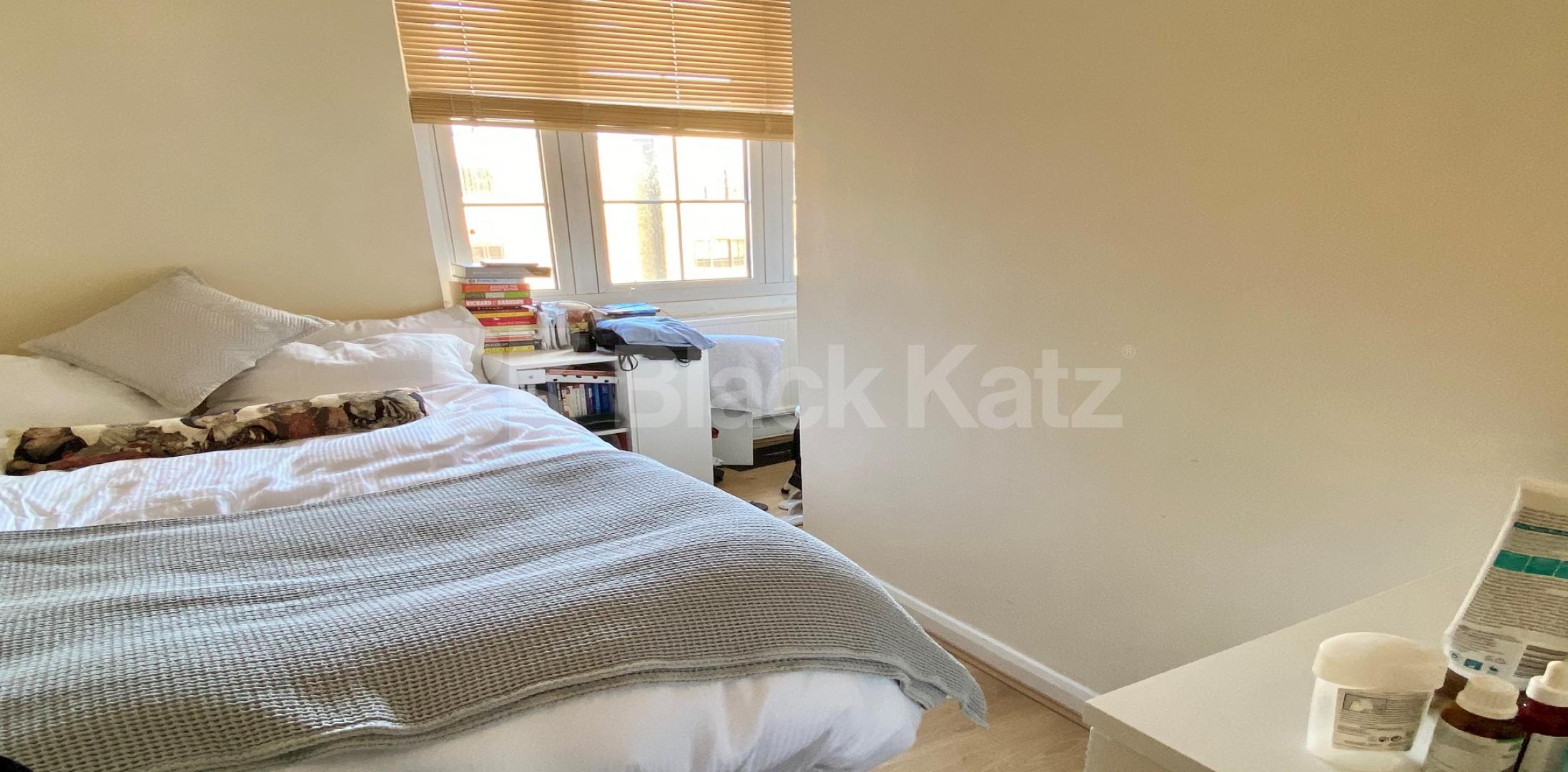 			LET , 3 Bedroom, 1 bath, 1 reception Apartment			 Devon Mansions. Tooley Street , London Bridge