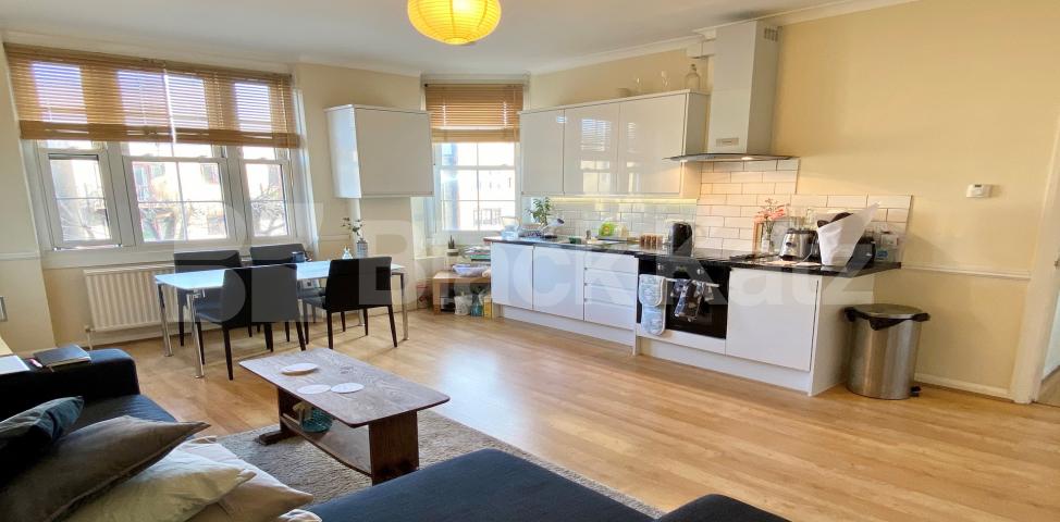 			LET , 3 Bedroom, 1 bath, 1 reception Apartment			 Devon Mansions. Tooley Street , London Bridge