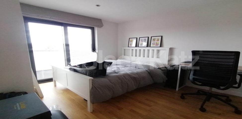 			LET , 2 Bedroom, 1 bath, 1 reception Penthouse			 Totterdown Street, Tooting Broadway