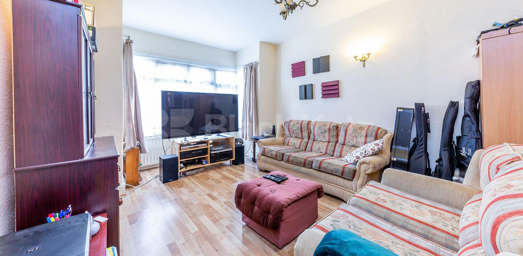 			3 bedroom House, 3 Bedroom, 1 bath, 1 reception House			 Stirling Road, WOOD GREEN