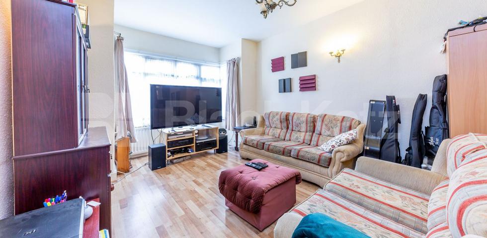 			3 bedroom House, 3 Bedroom, 1 bath, 1 reception House			 Stirling Road, WOOD GREEN